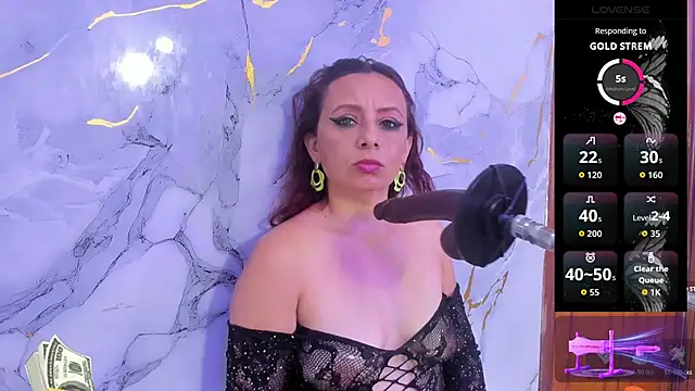 Snapshot of Issys_milf chatting on 11-09-25, 04:11 Issys milf online show from 11-09-25, 04:11