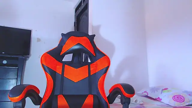 ADAM HOT online show from 12-18-25, 09:54