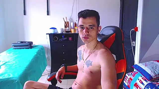 ADAM HOT online show from 05-31-26, 04:03