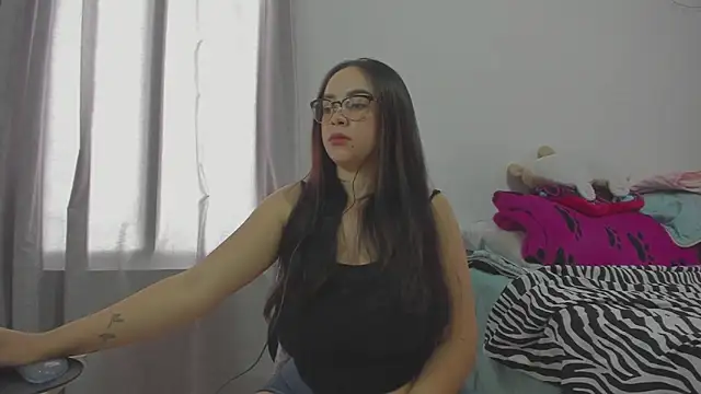 Snapshot of HARLEYNAPIER chatting on 10-08-25, 08:17 HARLEYNAPIER online show from 10-08-25, 08:17