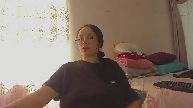 HARLEYNAPIER online show from 03-25-26, 07:09