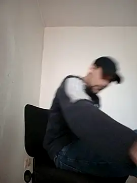 Snapshot of kx93 chatting on 02-10-25, 01:11 kx93 online show from 02-10-25, 01:11