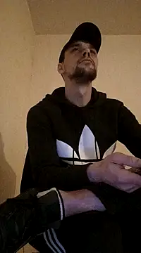 Snapshot of kx93 chatting on 02-13-25, 02:23 kx93 online show from 02-13-25, 02:23