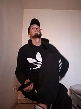 Snapshot of kx93 chatting on 02-13-25, 09:09 kx93 online show from 02-13-25, 09:09