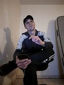 Snapshot of kx93 chatting on 02-19-25, 02:55 kx93 online show from 02-19-25, 02:55