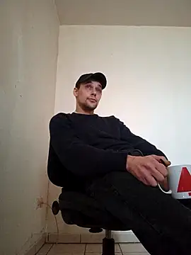 Snapshot of kx93 chatting on 02-27-25, 11:52 kx93 online show from 02-27-25, 11:52