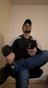 Snapshot of kx93 chatting on 03-17-25, 08:19 kx93 online show from 03-17-25, 08:19