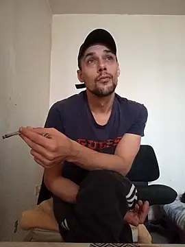 Snapshot of kx93 chatting on 09-27-25, 09:47 kx93 online show from 09-27-25, 09:47