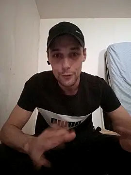 Snapshot of kx93 chatting on 10-08-25, 12:14 kx93 online show from 10-08-25, 12:14