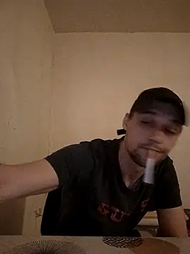 Snapshot of kx93 chatting on 10-15-25, 07:58 kx93 online show from 10-15-25, 07:58