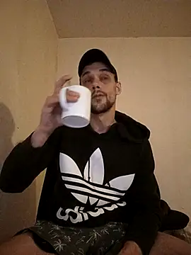 Snapshot of kx93 chatting on 10-24-25, 09:44 kx93 online show from 10-24-25, 09:44