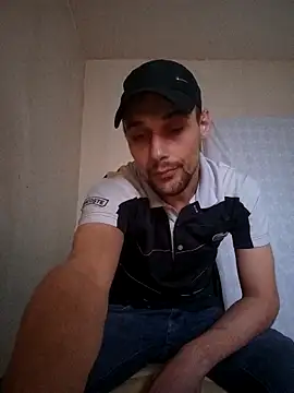 Snapshot of kx93 chatting on 11-22-25, 02:27 kx93 online show from 11-22-25, 02:27