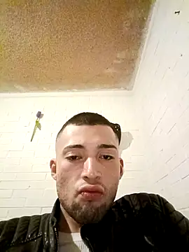 Snapshot of Suggarwhite18CM chatting on 11-15-25, 10:12 Suggarwhite18CM online show from 11-15-25, 10:12