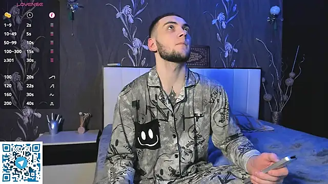 Snapshot of sexykolya chatting on 12-06-24, 07:56 sexykolya online show from 12-06-24, 07:56