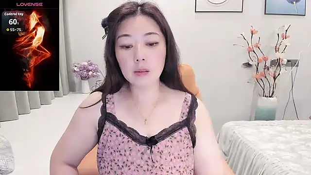 Crystal Wings online show from 09-18-25, 12:40