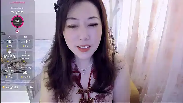 Snapshot of Crystal_Wings chatting on 06-24-26, 01:15 Crystal Wings online show from 06-24-26, 01:15