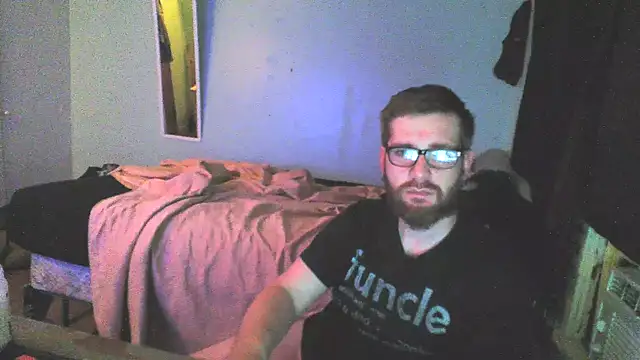 Snapshot of Brobun4fun chatting on 12-17-25, 08:53 Brobun4fun online show from 12-17-25, 08:53