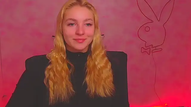 Snapshot of Milka_kiss_ chatting on 12-17-24, 06:56 Milka kiss online show from 12-17-24, 06:56