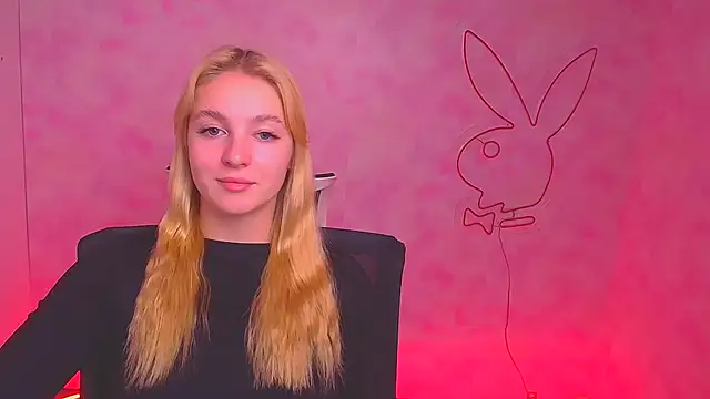 Snapshot of Milka_kiss_ chatting on 12-20-24, 10:27 Milka kiss online show from 12-20-24, 10:27