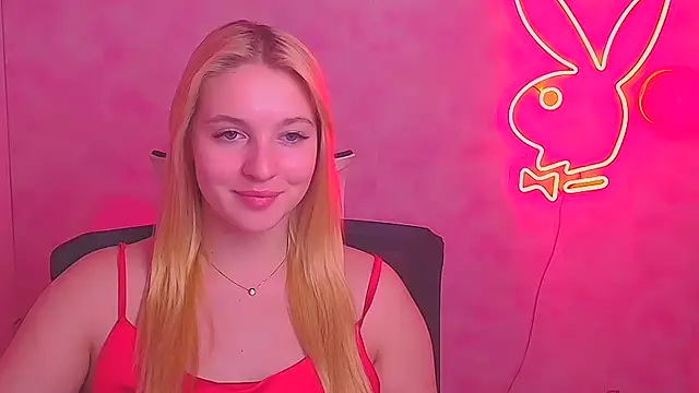 Snapshot of Milka_kiss_ chatting on 02-17-25, 03:42 Milka kiss online show from 02-17-25, 03:42