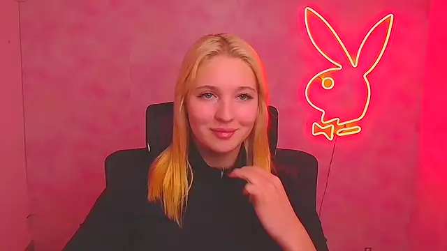 Snapshot of Milka_kiss_ chatting on 10-02-25, 01:29 Milka kiss online show from 10-02-25, 01:29