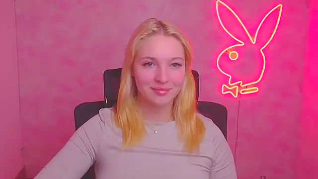 Snapshot of Milka_kiss_ chatting on 10-08-25, 05:49 Milka kiss online show from 10-08-25, 05:49