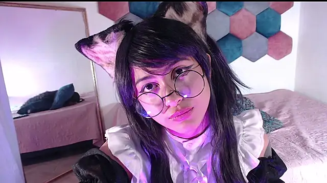 Snapshot of liz-beths chatting on 02-24-25, 01:42 liz-beths online show from 02-24-25, 01:42