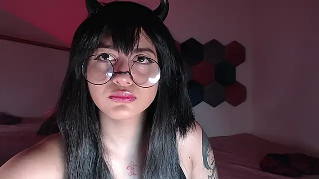 Snapshot of liz-beths chatting on 02-27-25, 01:28 liz-beths online show from 02-27-25, 01:28