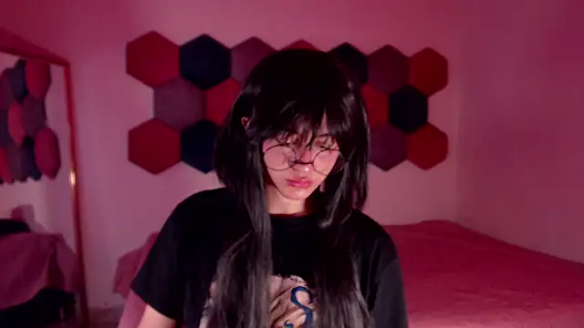 Snapshot of liz-beths chatting on 03-03-25, 01:53 liz-beths online show from 03-03-25, 01:53