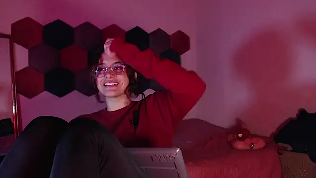 Snapshot of liz-beths chatting on 03-18-25, 12:16 liz-beths online show from 03-18-25, 12:16