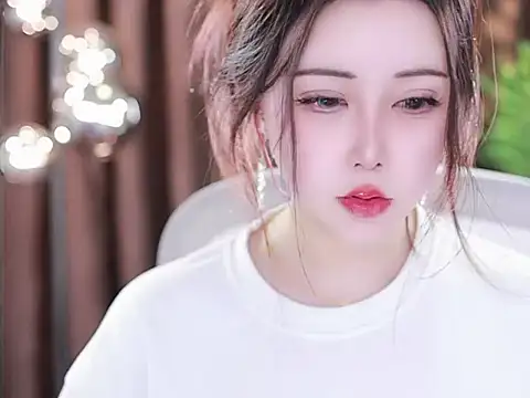 Snapshot of Qiaoqiao_ chatting on 03-05-25, 10:55 Qiaoqiao online show from 03-05-25, 10:55