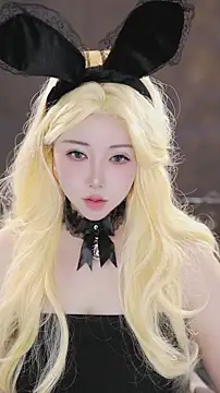 Snapshot of Qiaoqiao_ chatting on 11-18-25, 04:33 Qiaoqiao online show from 11-18-25, 04:33