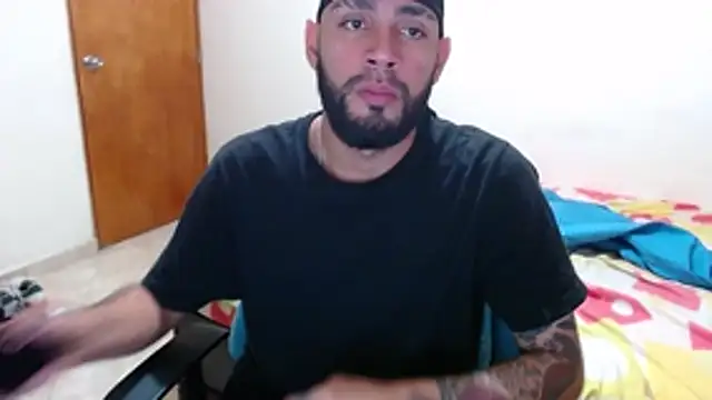 Snapshot of samir_music chatting on 10-18-25, 07:25 samir music online show from 10-18-25, 07:25