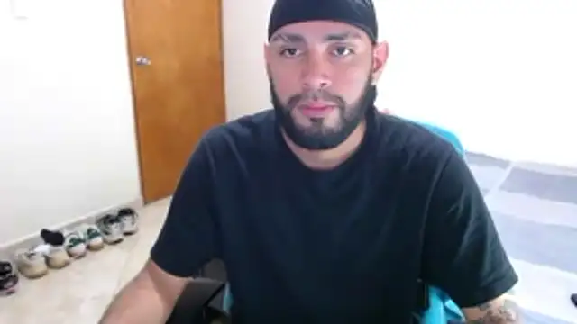 Snapshot of samir_music chatting on 10-23-25, 05:23 samir music online show from 10-23-25, 05:23