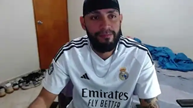 Snapshot of samir_music chatting on 10-26-25, 07:09 samir music online show from 10-26-25, 07:09