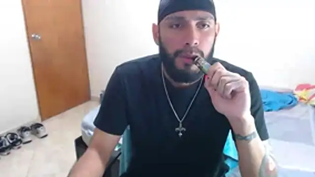 Snapshot of samir_music chatting on 11-06-25, 01:23 samir music online show from 11-06-25, 01:23