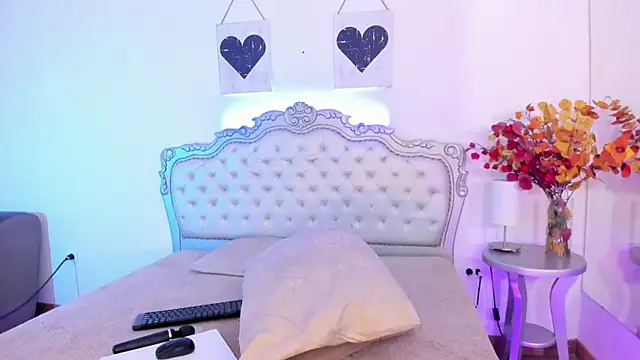 NiaColusi online show from 02-11-25, 11:22