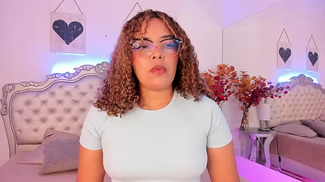 NiaColusi online show from 09-08-25, 06:07