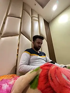 Snapshot of BengaliBabu_Rohan chatting on 12-21-24, 11:33 BengaliBabu Rohan online show from 12-21-24, 11:33