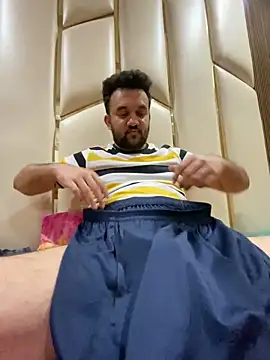 Snapshot of BengaliBabu_Rohan chatting on 12-28-24, 06:50 BengaliBabu Rohan online show from 12-28-24, 06:50