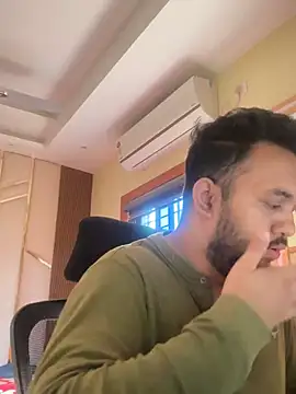 Snapshot of BengaliBabu_Rohan chatting on 01-29-25, 06:43 BengaliBabu Rohan online show from 01-29-25, 06:43