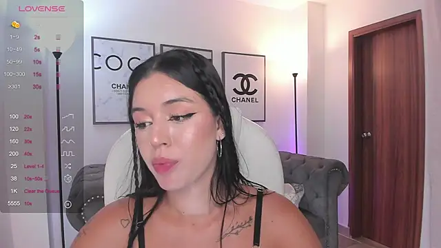 Snapshot of zoee_jackson chatting on 01-20-25, 09:53 zoee jackson online show from 01-20-25, 09:53