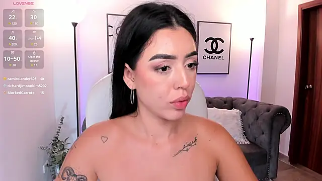 Snapshot of zoee_jackson chatting on 03-22-25, 01:32 zoee jackson online show from 03-22-25, 01:32