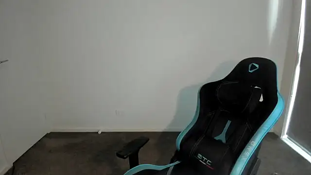  DownUnderFit  online show from 11-21-25, 11:03