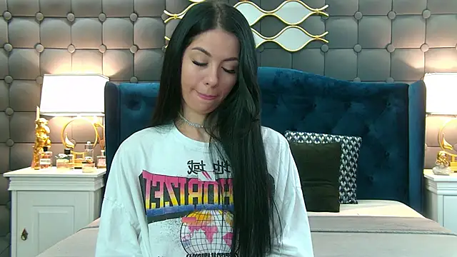 LeyaCass online show from 01-05-25, 04:25