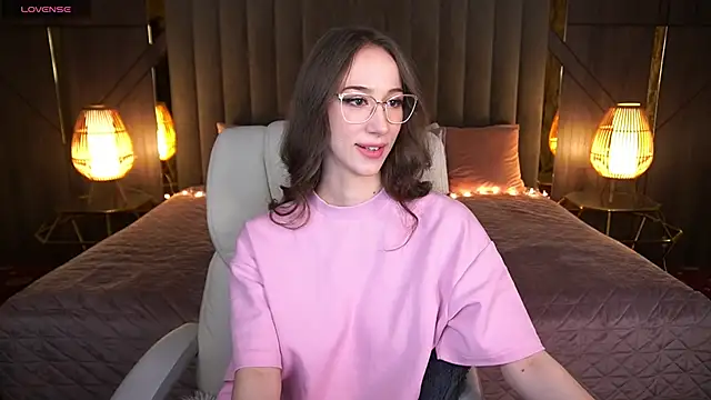 Evelyn Rush online show from 03-23-25, 03:54