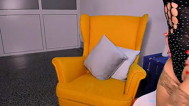 Snapshot of Nora_Adamss chatting on 02-09-25, 04:04 Nora Adamss online show from 02-09-25, 04:04