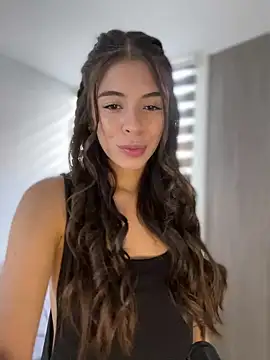 Snapshot of AmmyCollinsW chatting on 12-18-24, 07:30 AmmyCollinsW online show from 12-18-24, 07:30