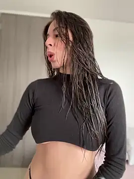 Snapshot of AmmyCollinsW chatting on 02-07-25, 05:51 AmmyCollinsW online show from 02-07-25, 05:51