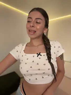 Snapshot of AmmyCollinsW chatting on 10-07-25, 09:01 AmmyCollinsW online show from 10-07-25, 09:01